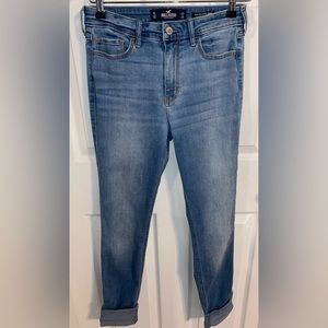 - Women’s Hollister size 7 long W28 L32 high rise super skinny Jeans